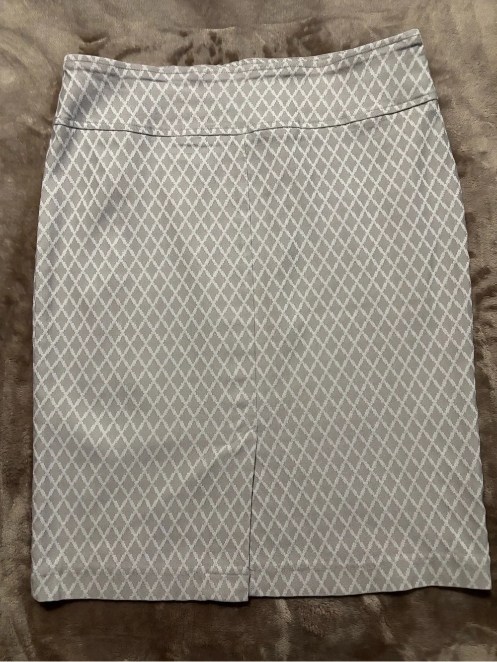 Soho Apparel Skirt Women’s Size M Beige/White Diamond-Pattern Pencil Skirt - Picture 2 of 8
